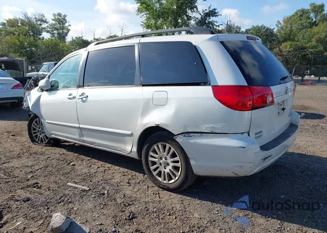 2010 Toyota Sienna Xle z USA, uszkodzony, nr VIN 5TDDK4CCXAS032476